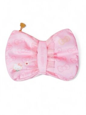 Hello Kitty and Friends Bowknot Shaped Makeup Bag